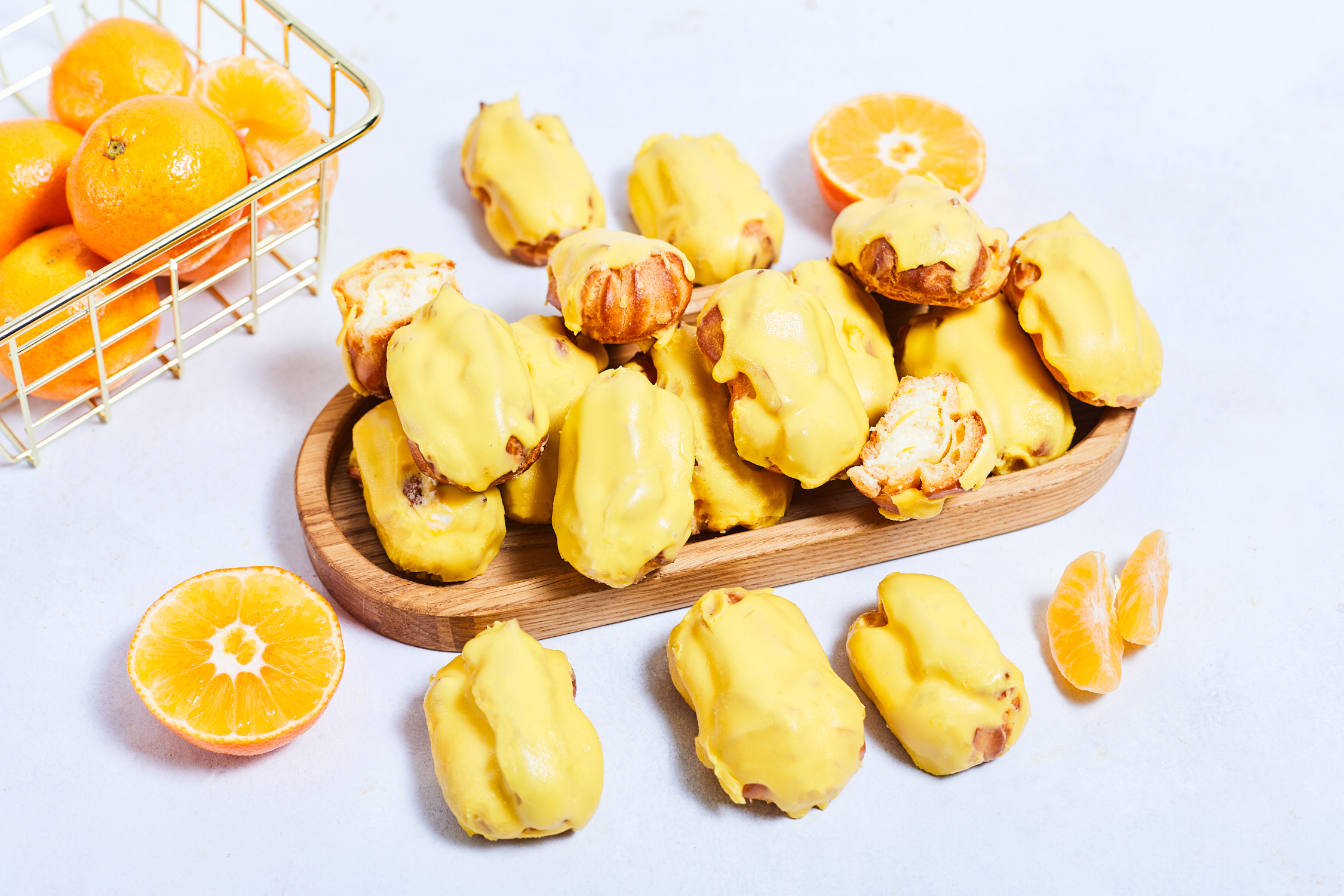 Small Eclairs with Mandarin Filling