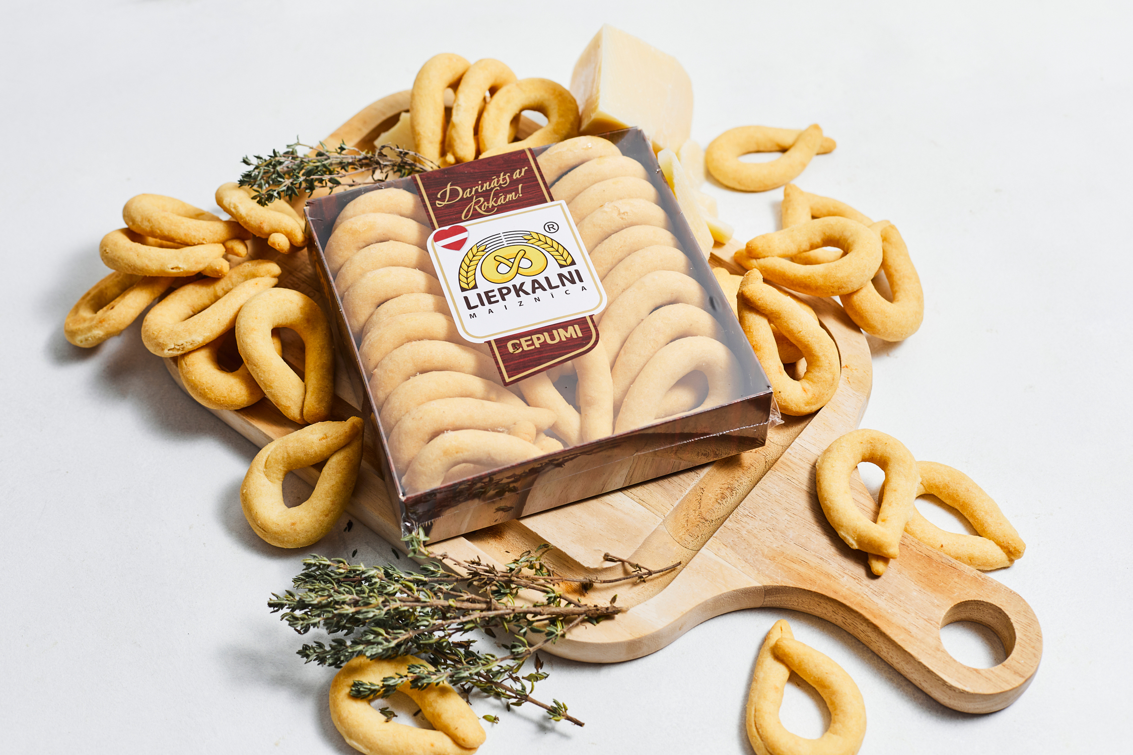 Spicy cheese cookies