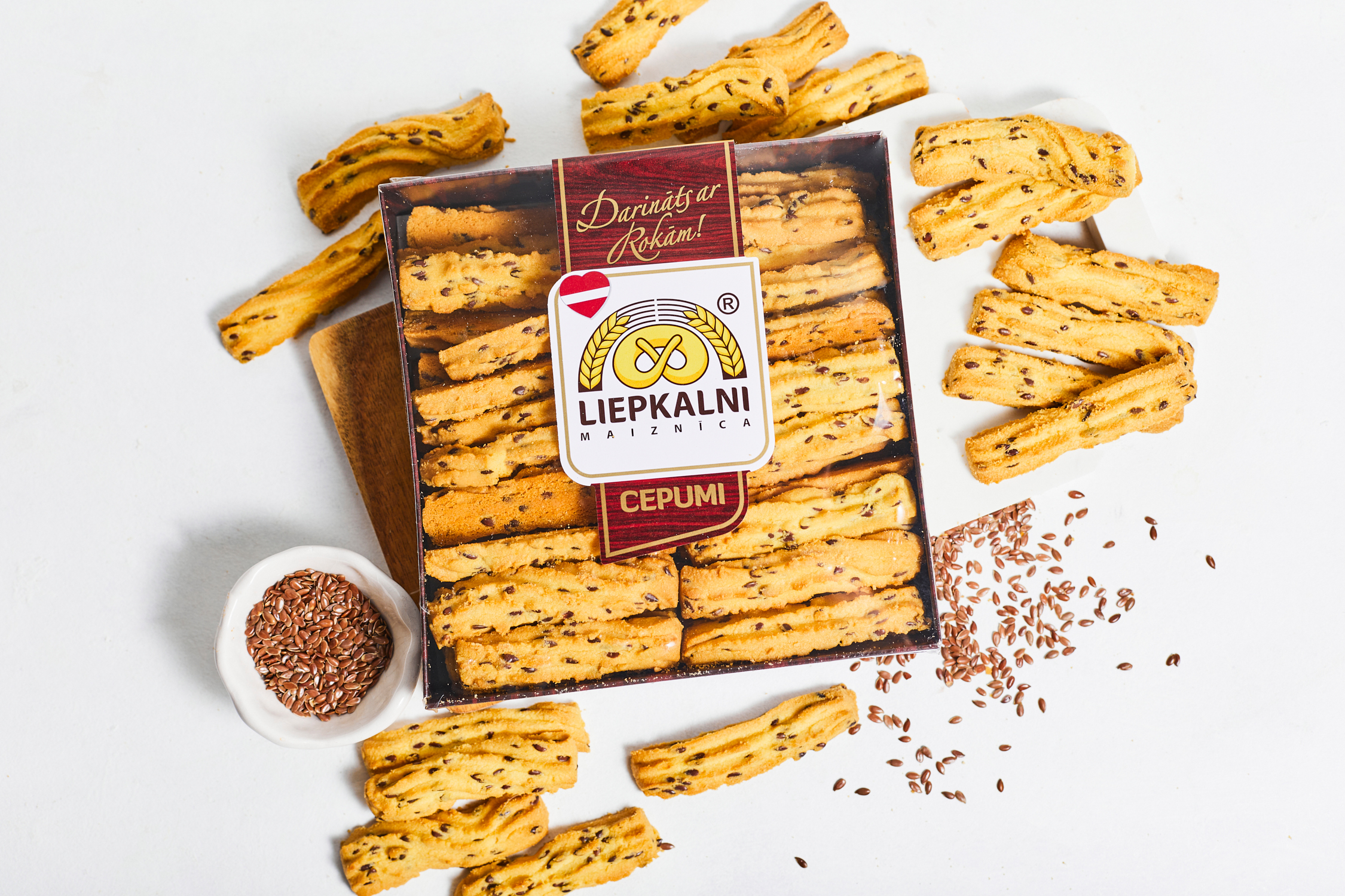 Tea cookies with linseeds