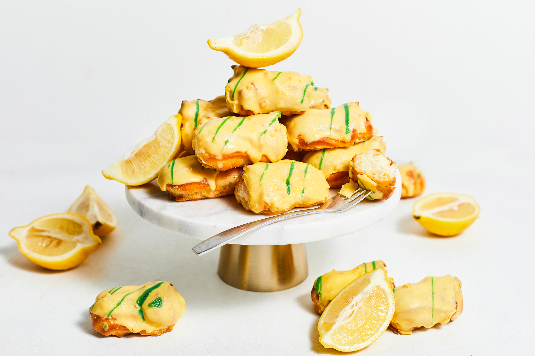 Mini eclairs with lemon filling
