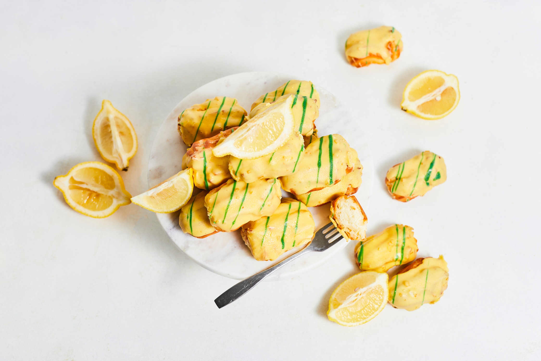 Mini eclairs with lemon filling