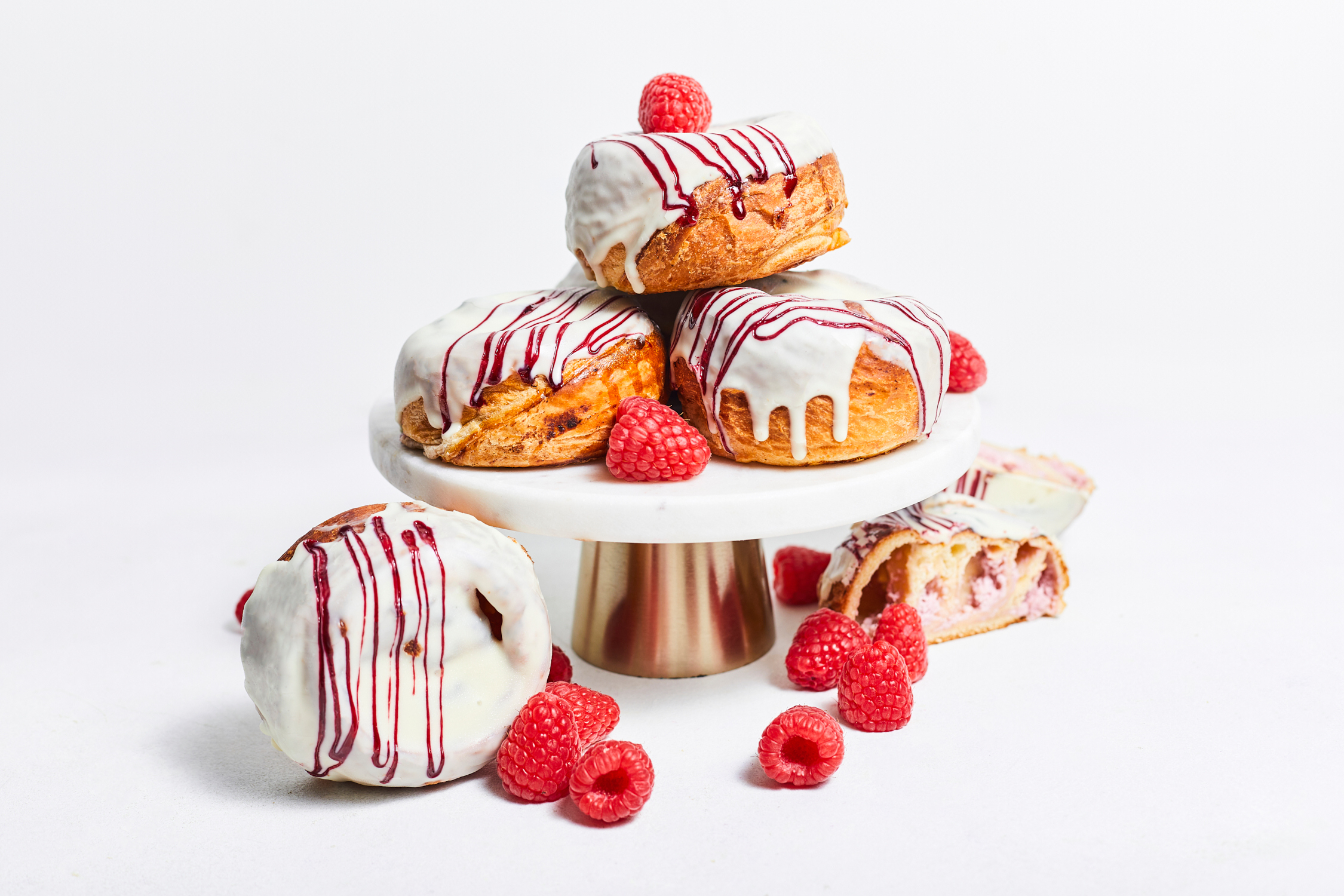 Cottage cheese and raspberry buns