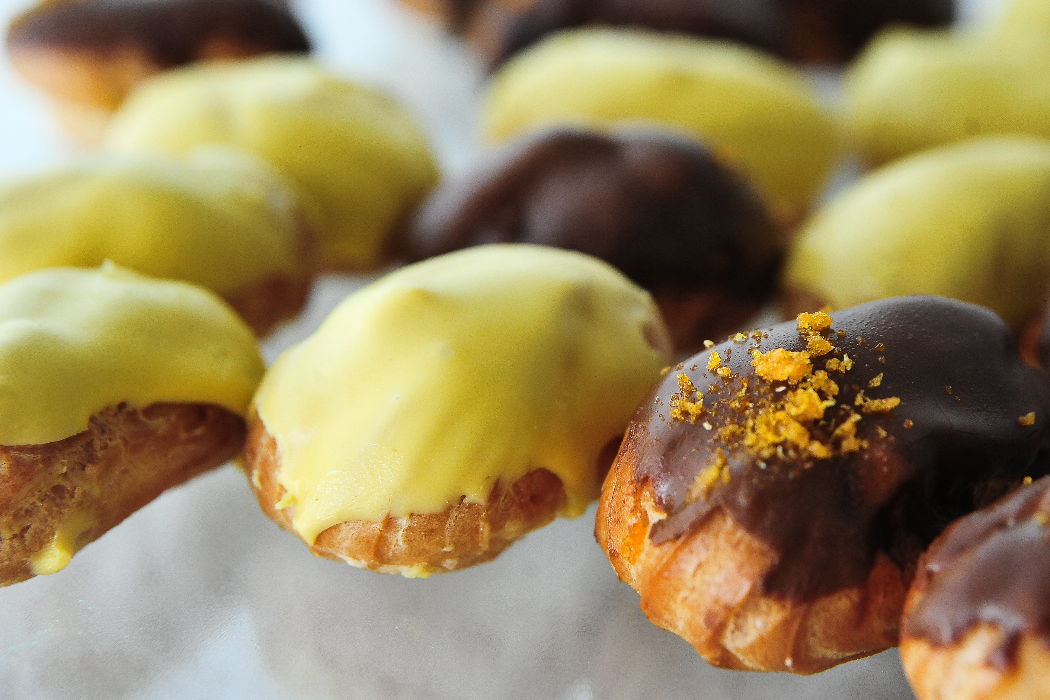 Small Eclairs with Mandarin Filling