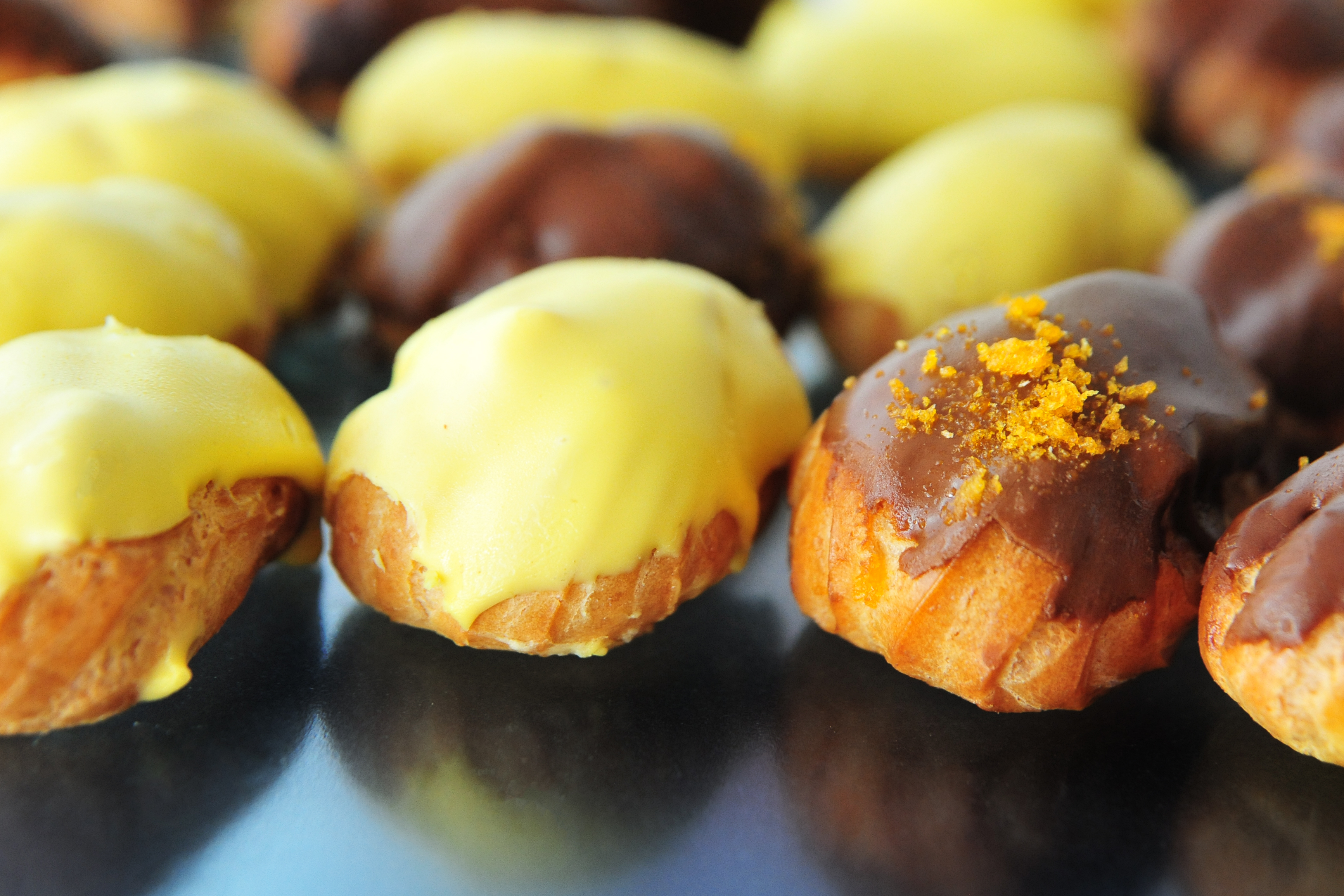 Small Eclairs with Mandarin Filling